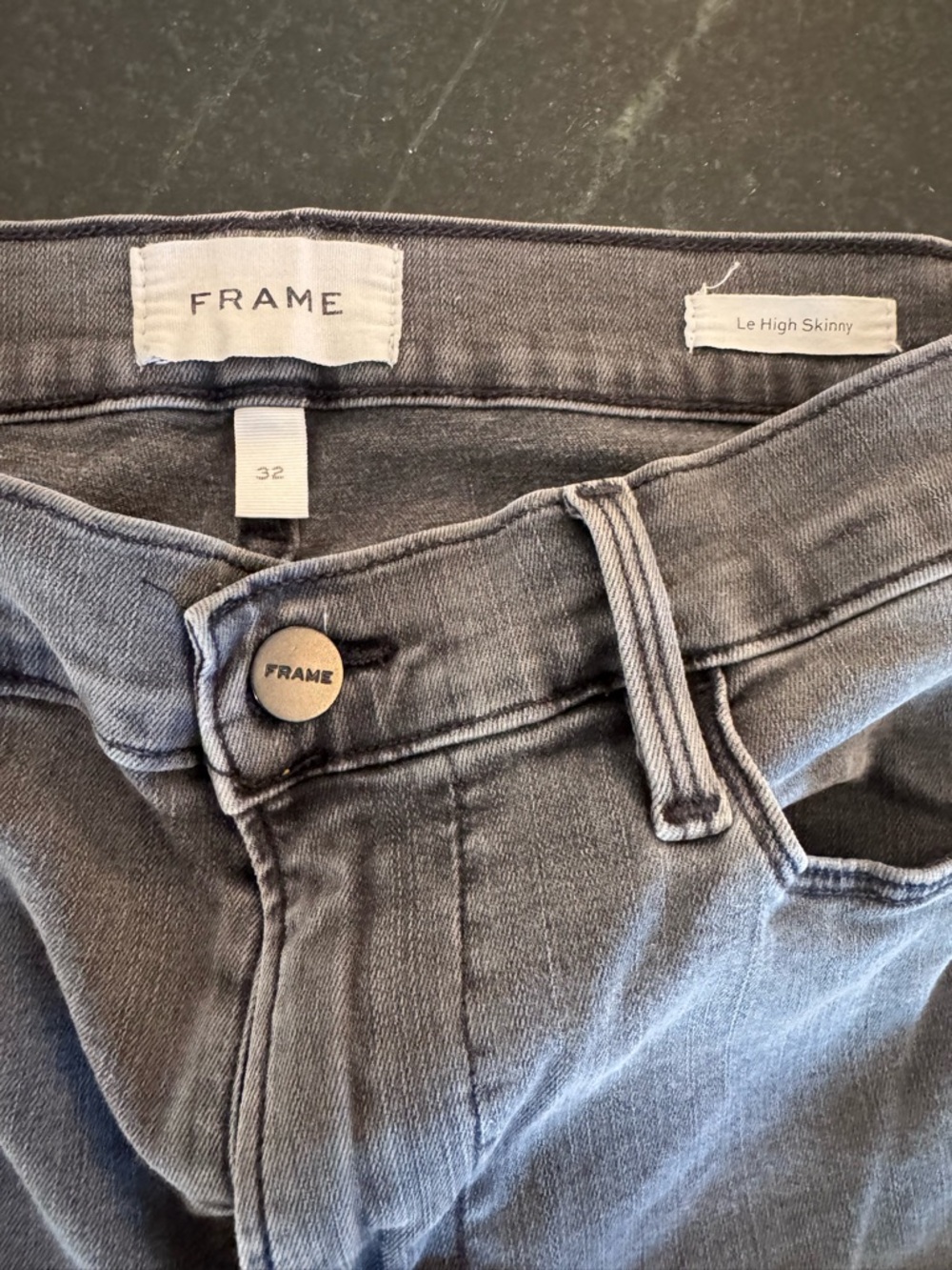 Frame Denim Le High Skinny Jeans in Gray